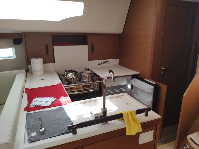 Book yachts online - sailboat - Jeanneau 51 - Sogno di Mare - rent