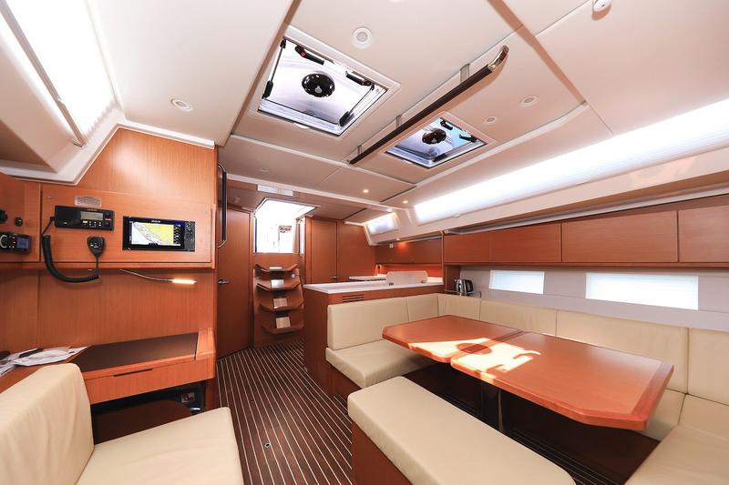 Book yachts online - sailboat - Bavaria C45 Style - Katharina - rent