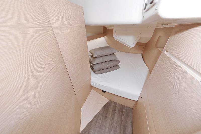Book yachts online - sailboat - Elan  50 Impression - Abena - rent