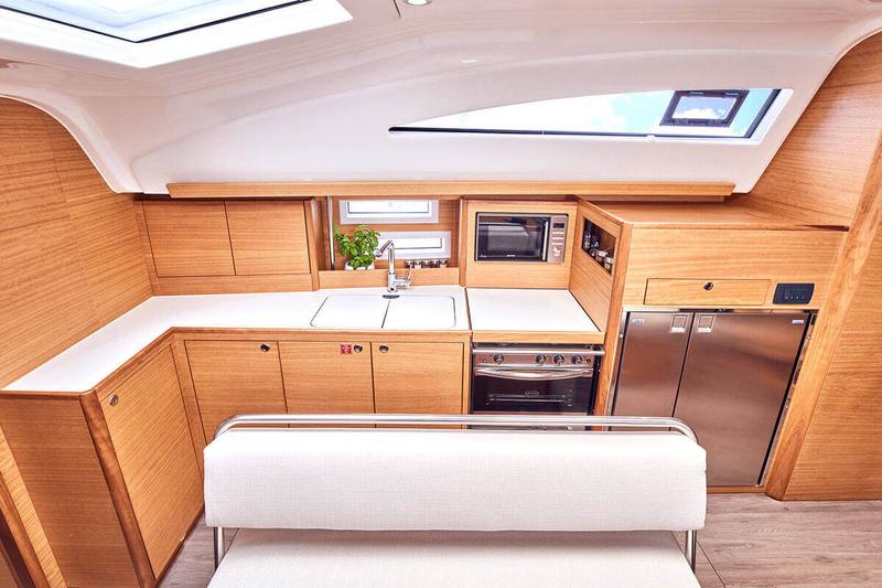 Book yachts online - sailboat - Elan 45.1 Impression - Moon Pearl - rent