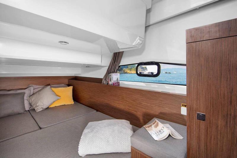 Book yachts online - motorboat - Merry Fisher 1095 FLY - Raptor - rent