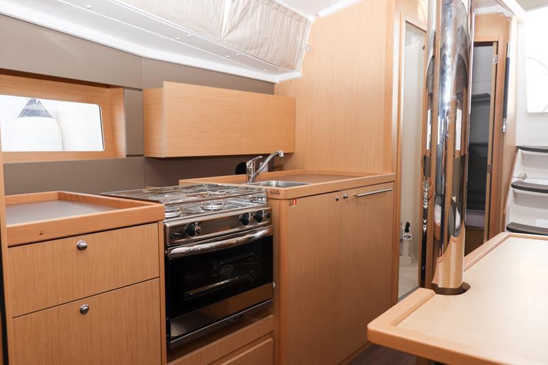 Book yachts online - sailboat - Oceanis 38.1 - Dama - rent