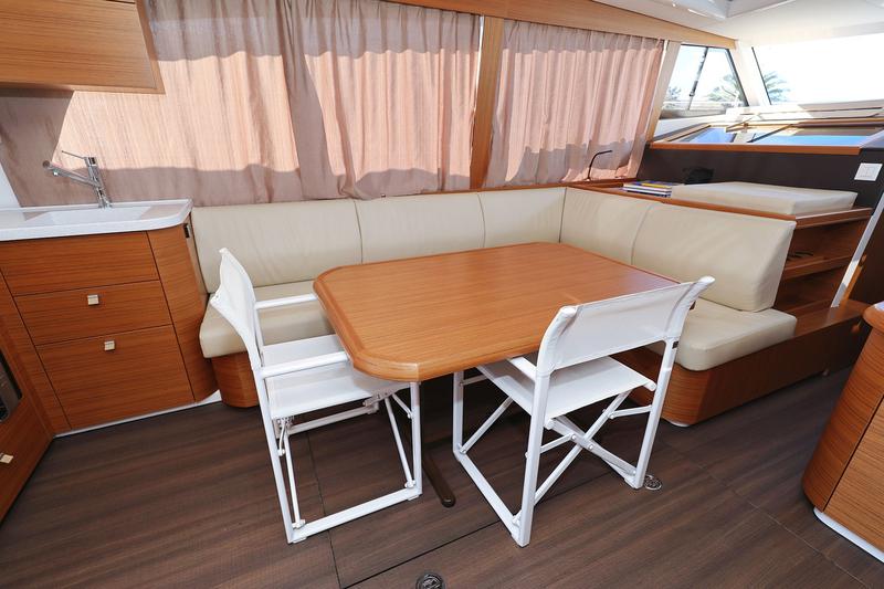 Book yachts online - motorboat - Greenline 40 - Lady ELMA - rent