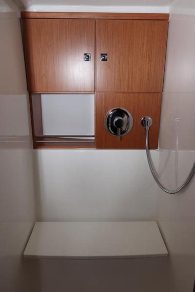 Book yachts online - sailboat - Bavaria Cruiser 46 - Avelina - rent