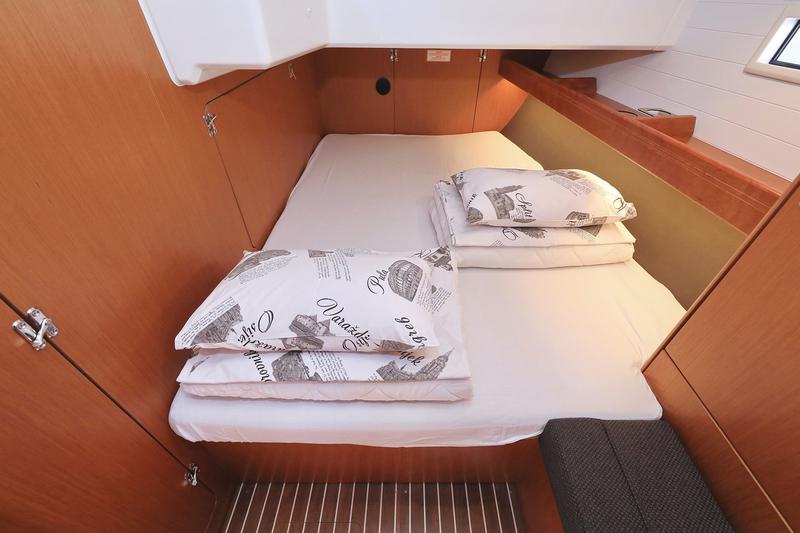 Book yachts online - sailboat - Bavaria Cruiser 46 - Summer Jazz - rent