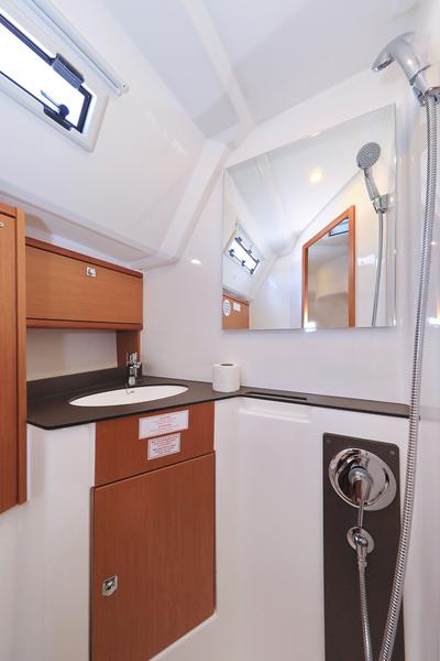 Book yachts online - sailboat - Bavaria Cruiser 46 - Summer Jazz - rent