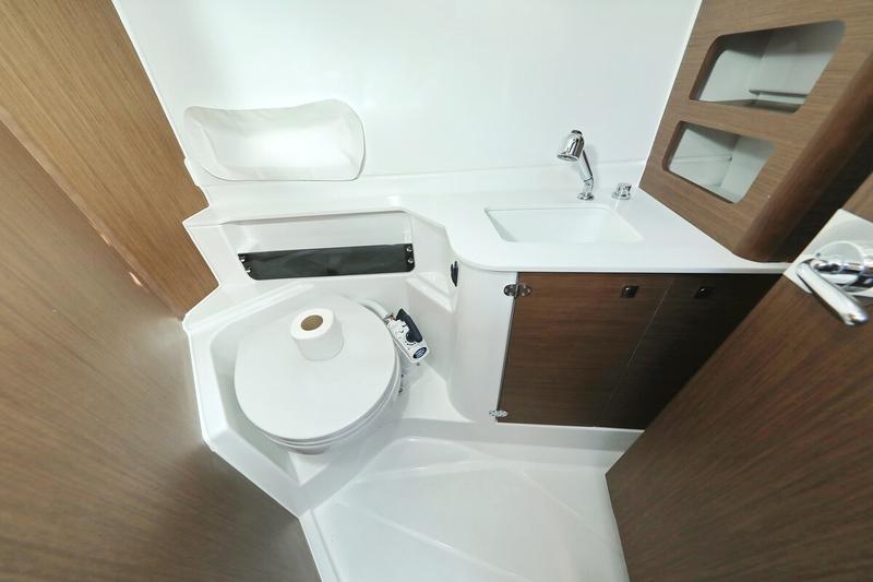 Book yachts online - motorboat - Antares 9 OB - Freeya - rent