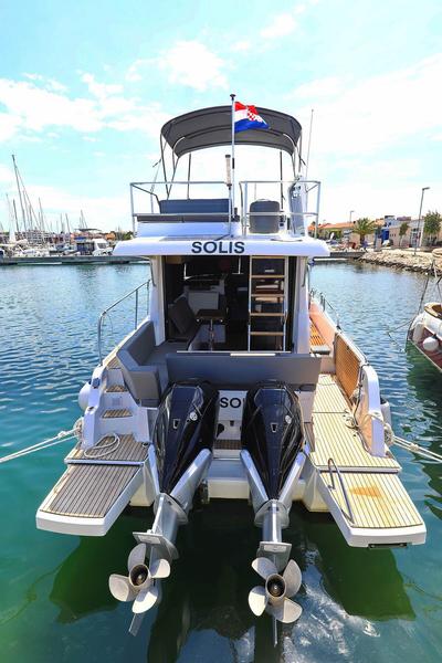 Book yachts online - motorboat - Antares 11 Fly OB - Solis - rent