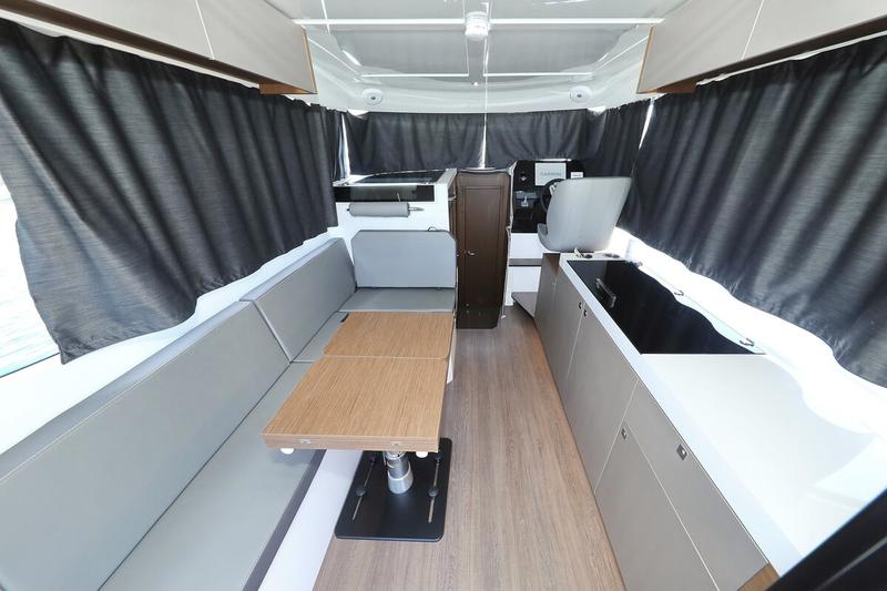 Book yachts online - motorboat - Antares 11 Fly OB - Solis - rent
