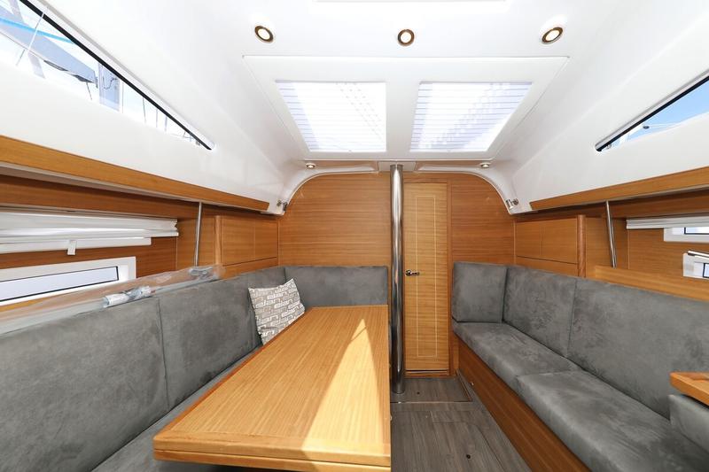 Book yachts online - sailboat - Elan Impression 40.1 - Valata - rent