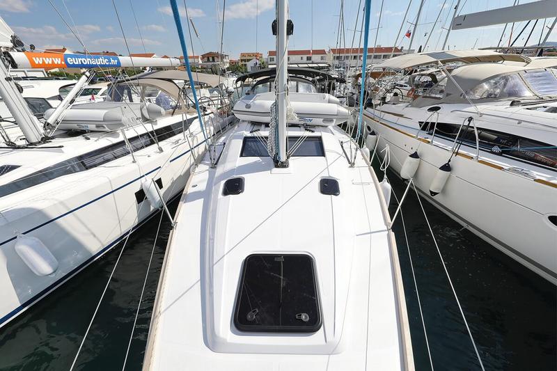 Book yachts online - sailboat - Elan Impression 40.1 - Valata - rent