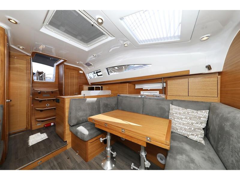 Book yachts online - sailboat - Elan Impression 40.1 - Valata - rent