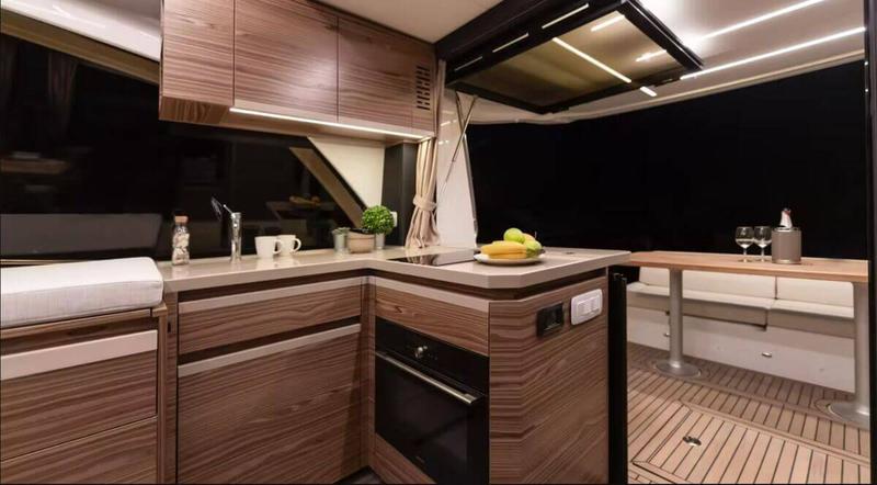 Book yachts online - motorboat - Greenline 45 Fly - Chili - rent
