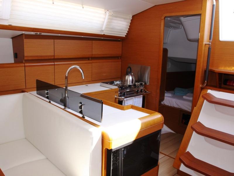 Book yachts online - sailboat - Sun Odyssey 439 - Code - rent