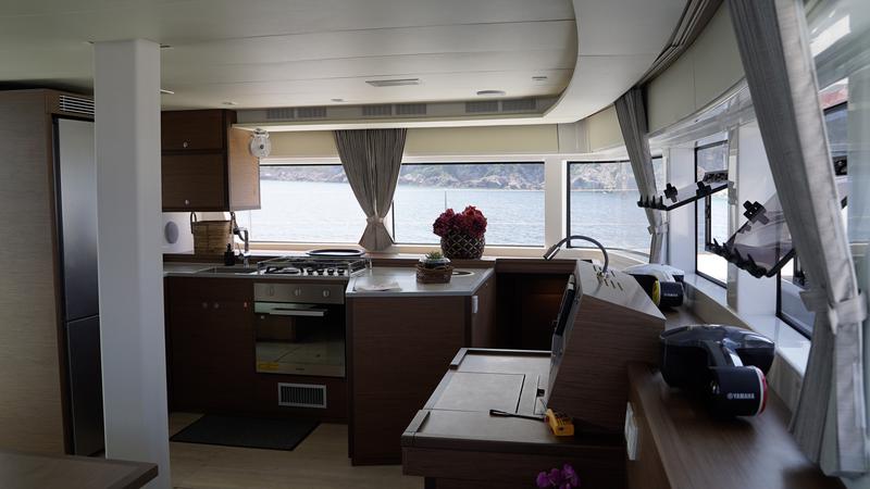 Book yachts online - catamaran - Lagoon 52 - Blue Velvet - rent