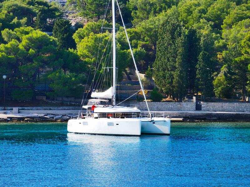 Book yachts online - catamaran - Lagoon 39 - PULPO - rent