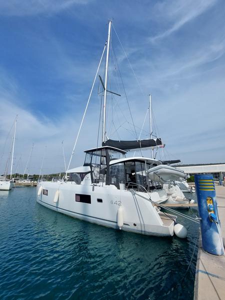 Book yachts online - catamaran - Lagoon 42 - DALMATIA SUNRISE  - rent