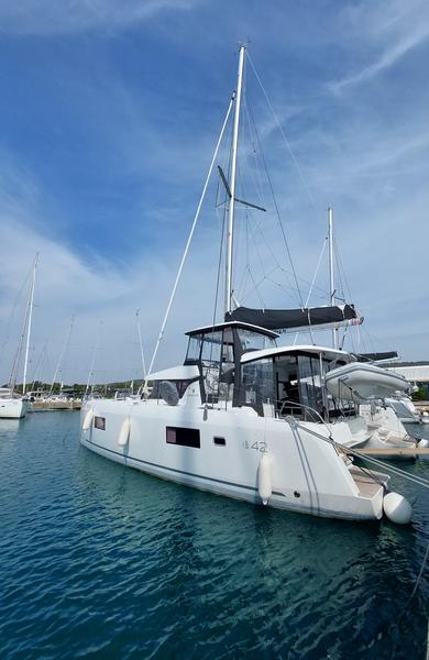 Book yachts online - catamaran - Lagoon 42 - DALMATIA SUNRISE  - rent