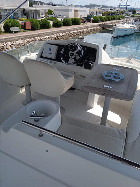Book yachts online - motorboat - Antares 13.80 - KATANA - rent