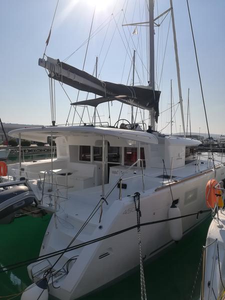 Book yachts online - catamaran - Lagoon 450 F - MUST HAVE - rent