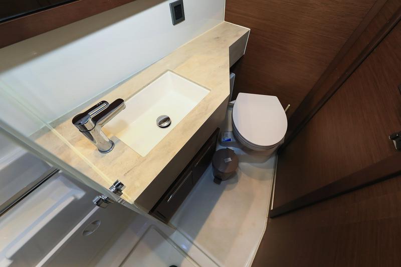 Book yachts online - catamaran - Lagoon 46 - MIDLIFE CRISIS - rent