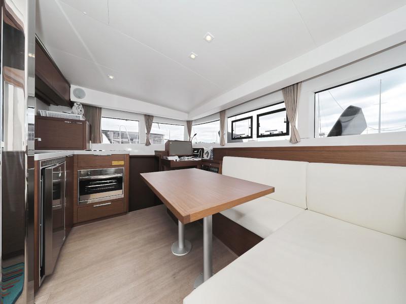 Book yachts online - catamaran - Lagoon 40 - LANCELOT - rent