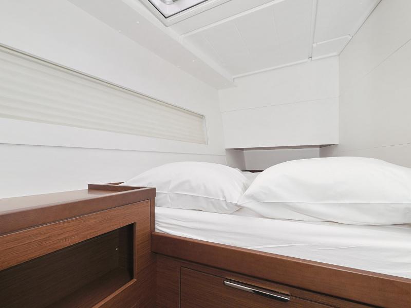 Book yachts online - catamaran - Lagoon 40 - LANCELOT - rent