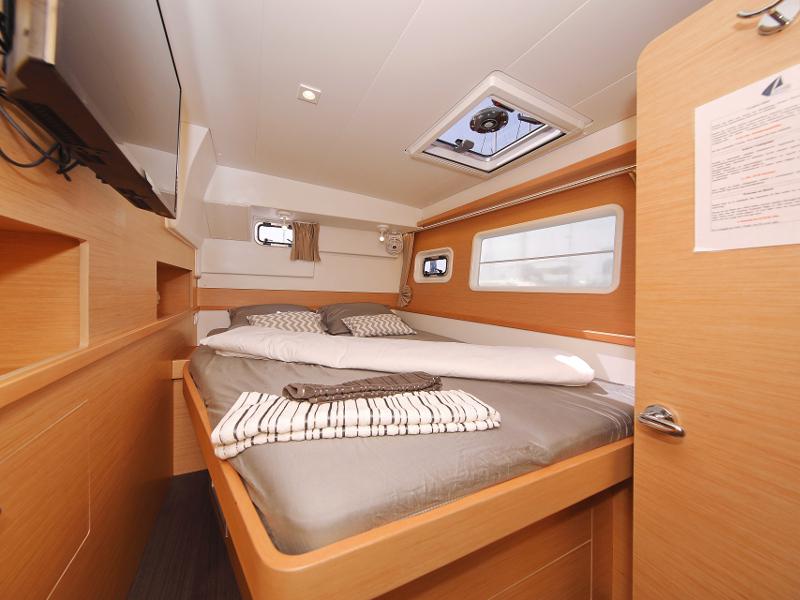 Book yachts online - catamaran - Lagoon 400 S2 LTD EDITION - SCIROCCO - rent