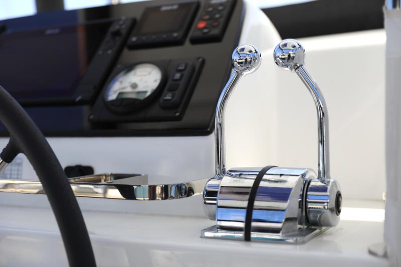 Book yachts online - catamaran - Lagoon 42 - ZEUS - rent