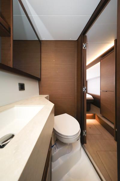 Book yachts online - catamaran - Lagoon 46 - MAJESTIC - rent
