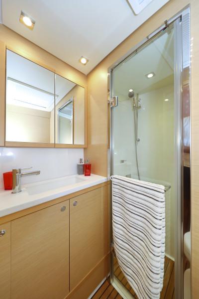 Book yachts online - catamaran - Lagoon 52 - SEA DWELLER  - rent
