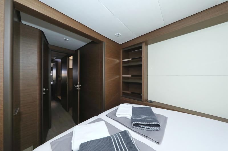 Book yachts online - catamaran - Lagoon 50 - CELESTE DEL MAR - rent