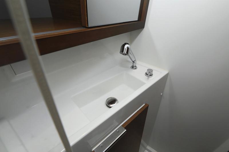 Book yachts online - catamaran - Lagoon 40 - GIMME KISS - rent