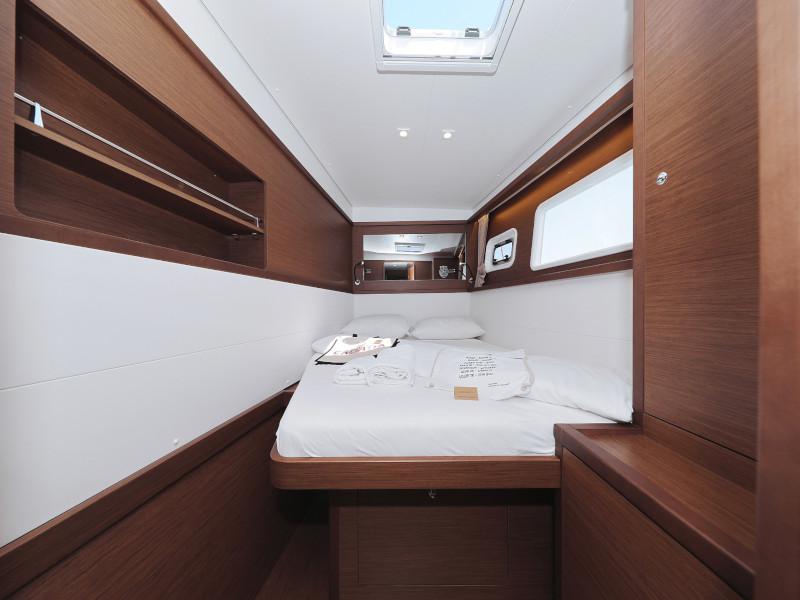 Book yachts online - catamaran - Lagoon 450 F - HOT STUFF - rent