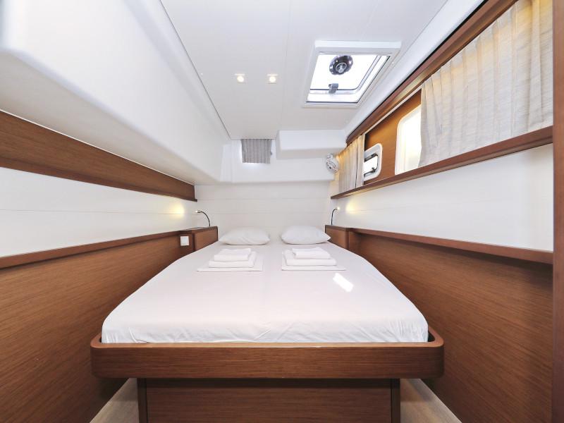 Book yachts online - catamaran - Lagoon 450 F - OLIVER - rent