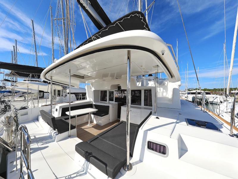 Book yachts online - catamaran - Lagoon 450 F - OLIVER - rent