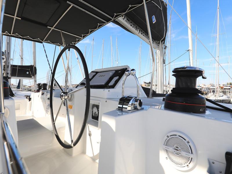 Book yachts online - catamaran - Lagoon 450 F - OLIVER - rent