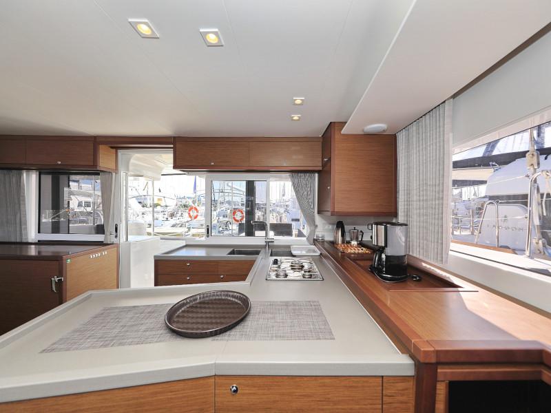 Book yachts online - catamaran - Lagoon 450 F - OLIVER - rent