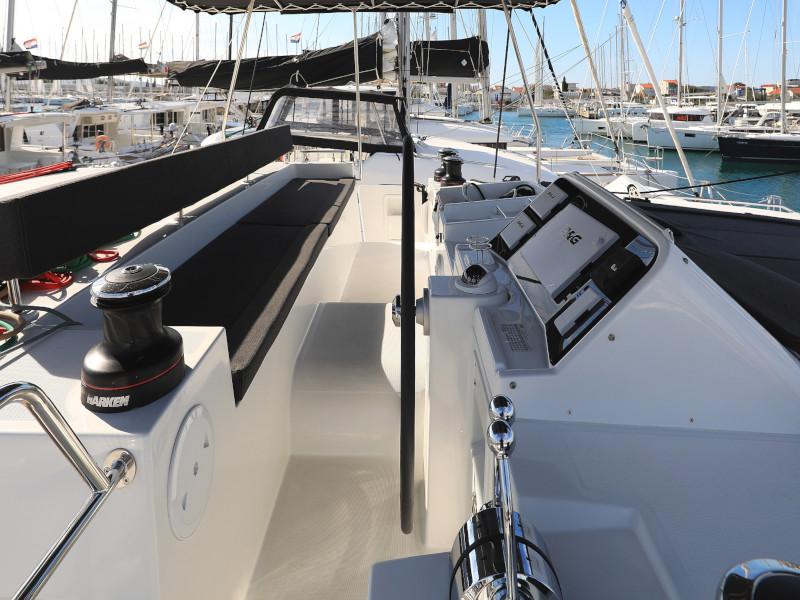Book yachts online - catamaran - Lagoon 450 F - OLIVER - rent