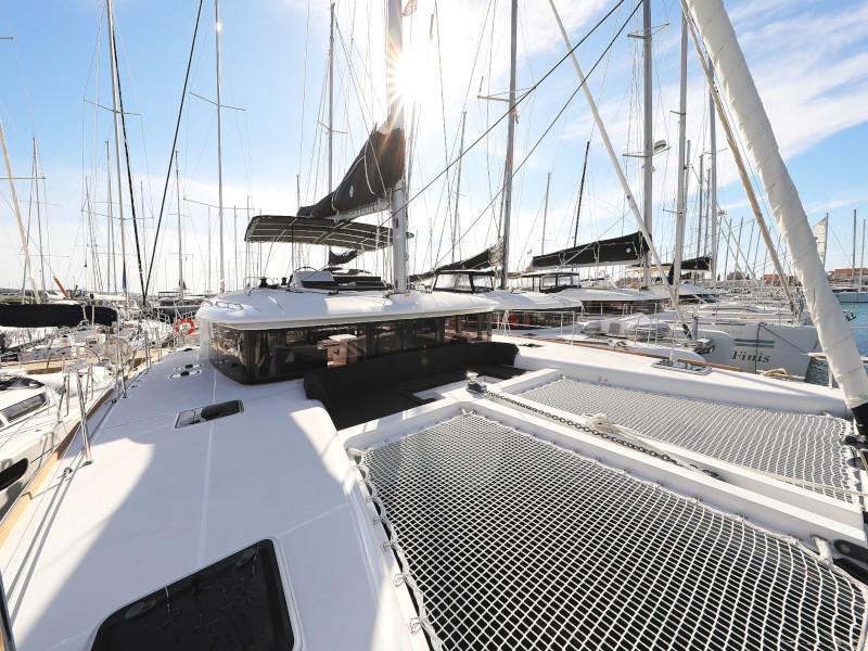 Book yachts online - catamaran - Lagoon 450 F - OLIVER - rent