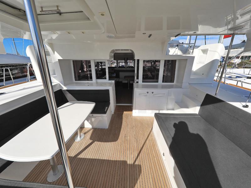 Book yachts online - catamaran - Lagoon 450 F - OLIVER - rent