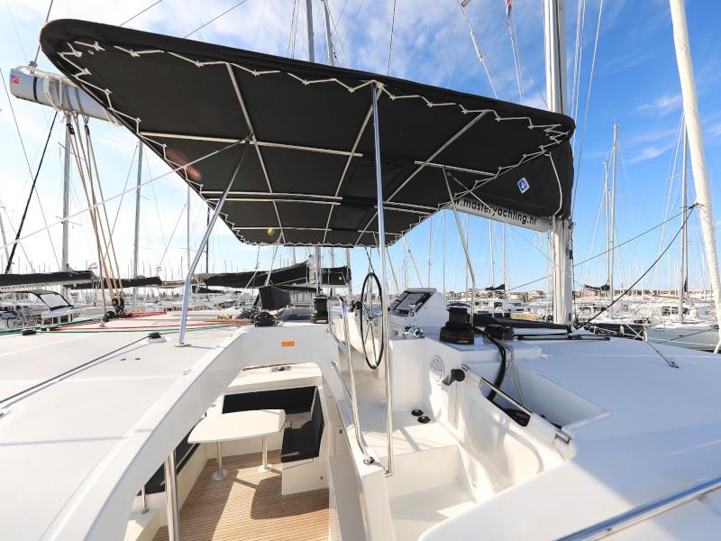 Book yachts online - catamaran - Lagoon 450 F - OLIVER - rent