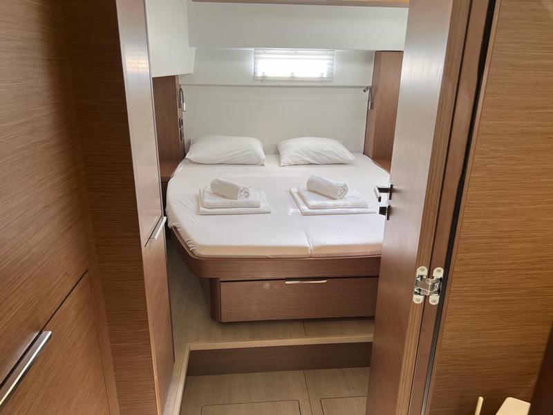 Book yachts online - catamaran - Lagoon 46 - WHY NOT - rent