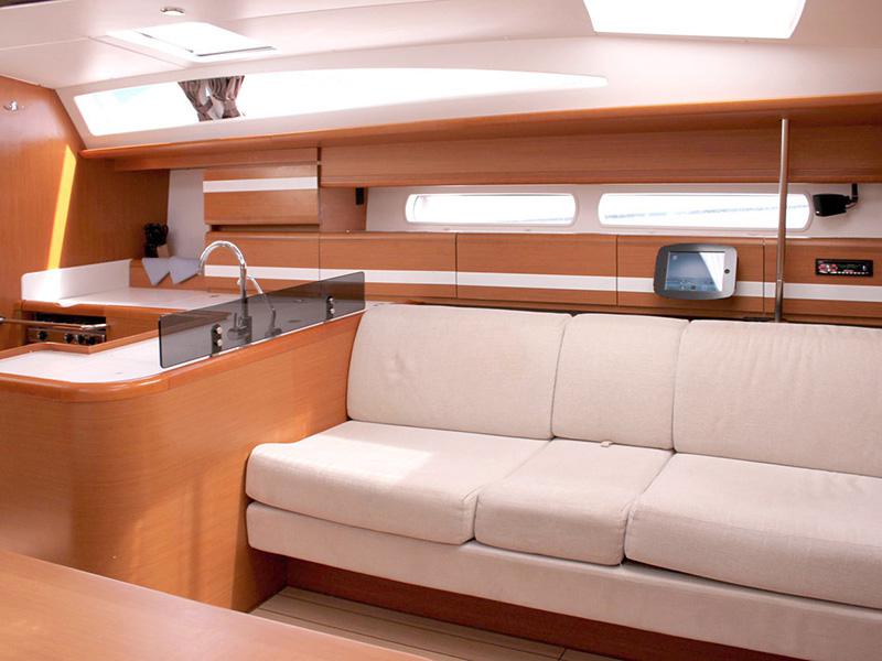 Book yachts online - sailboat - Jeanneau 53 - Zeus - rent