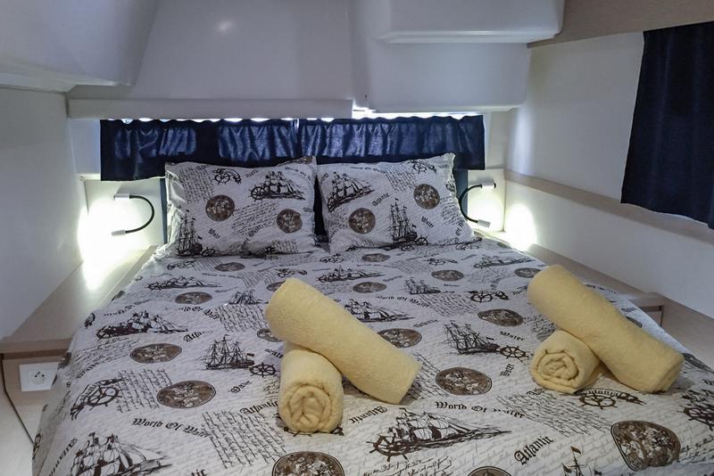 Book yachts online - catamaran - Helia 44 (4 cabs) - Lounge - rent