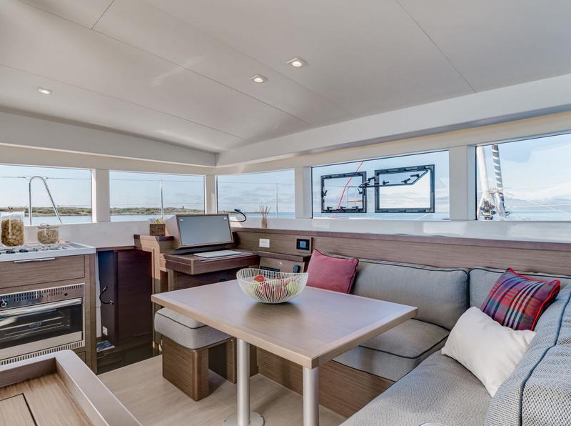 Book yachts online - catamaran - Lagoon 40 - Discovery II - rent