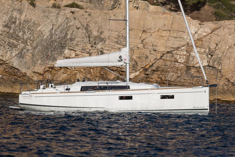 Book yachts online - sailboat - Oceanis 38.1 - Sail Bellatrix - rent