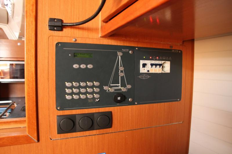 Book yachts online - sailboat - Bavaria 55 Cruiser - Iris III - rent