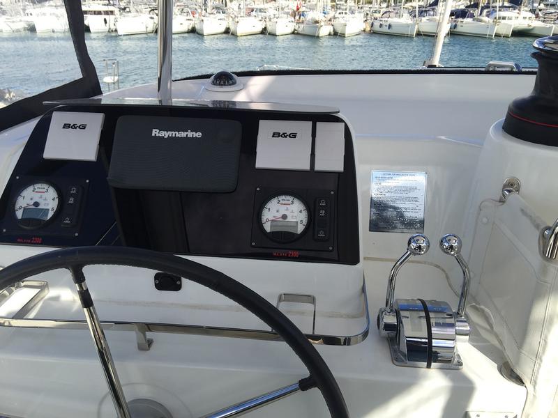 Book yachts online - catamaran - Lagoon 42 - Iris II - rent