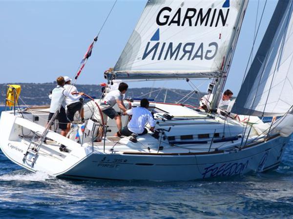 Book yachts online - sailboat - First 35 - Libra - rent